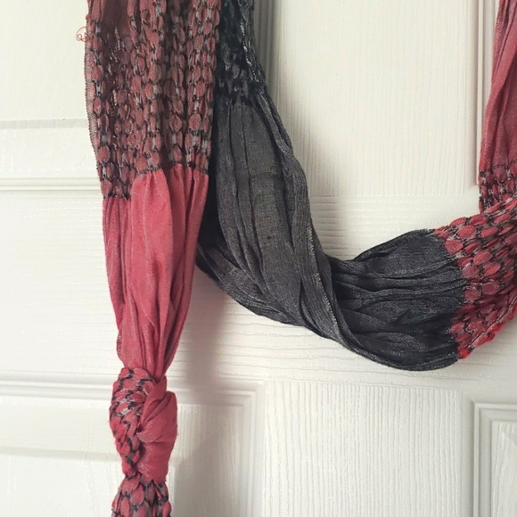 Maurice gorgeous scarf - Picture 2 of 4